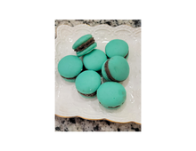 Load image into Gallery viewer, Mint Chocolate Chip Macaroons Wax Melts
