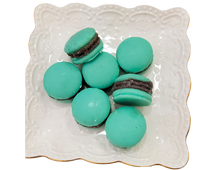 Load image into Gallery viewer, Mint Chocolate Chip Macaroons Wax Melts
